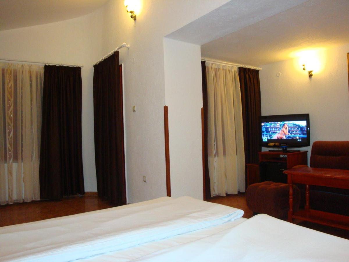 Family Hotel Diana Lyaskovo  Eksteriør bilde