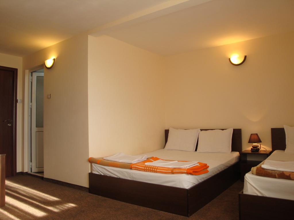 Family Hotel Diana Lyaskovo  Eksteriør bilde