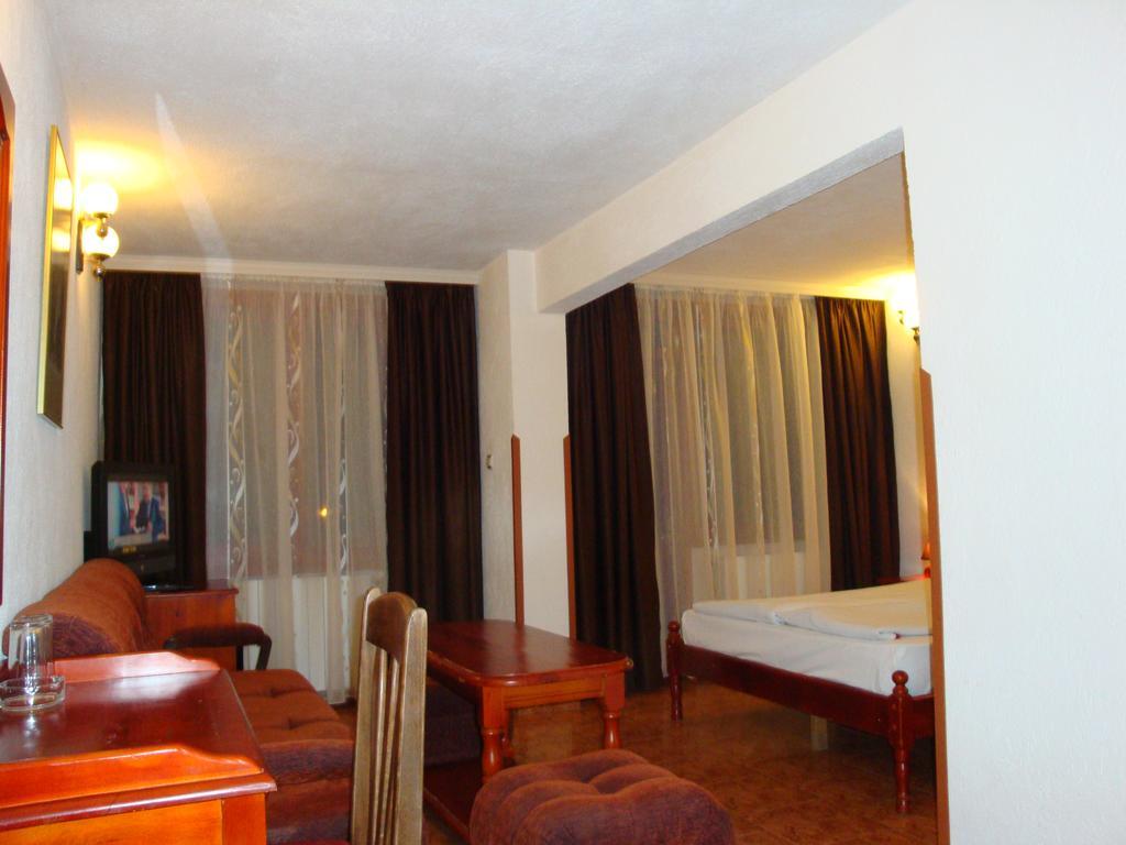 Family Hotel Diana Lyaskovo  Eksteriør bilde