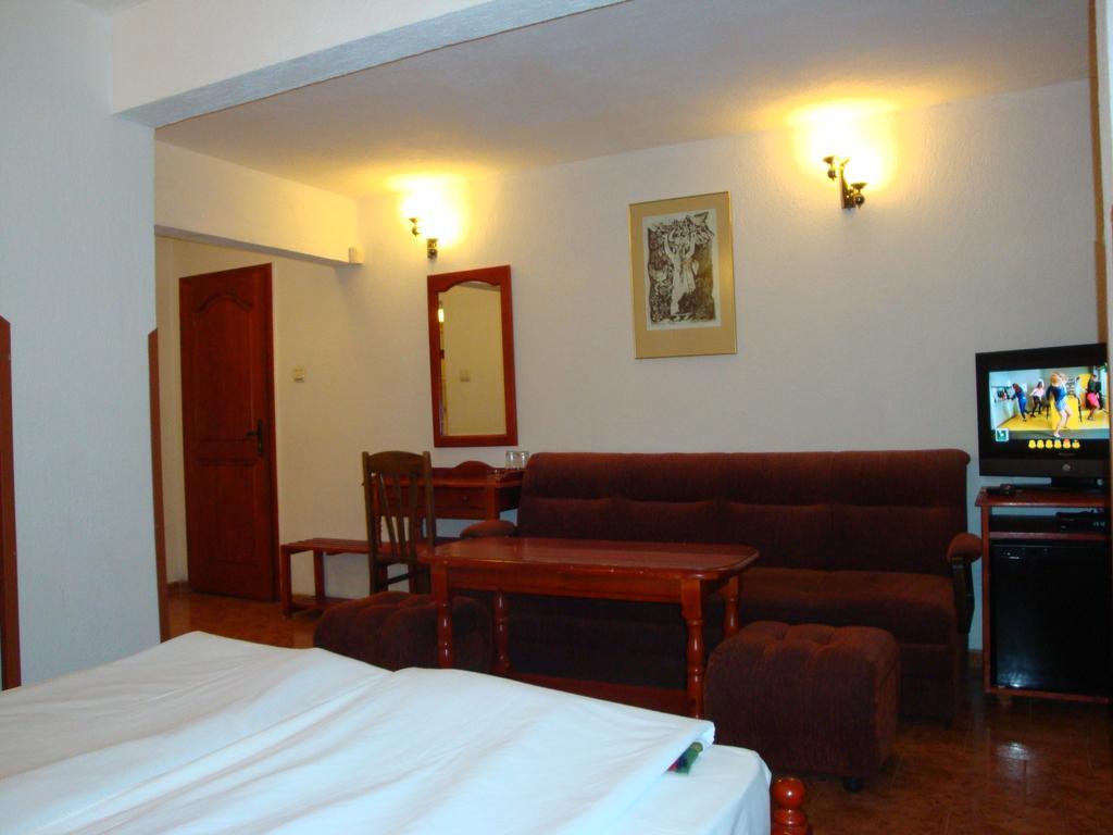 Family Hotel Diana Lyaskovo  Eksteriør bilde